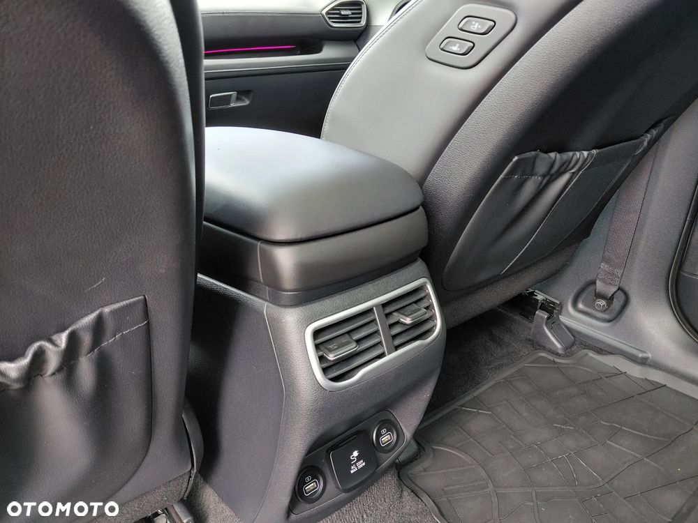Hyundai Santa Fe - 26