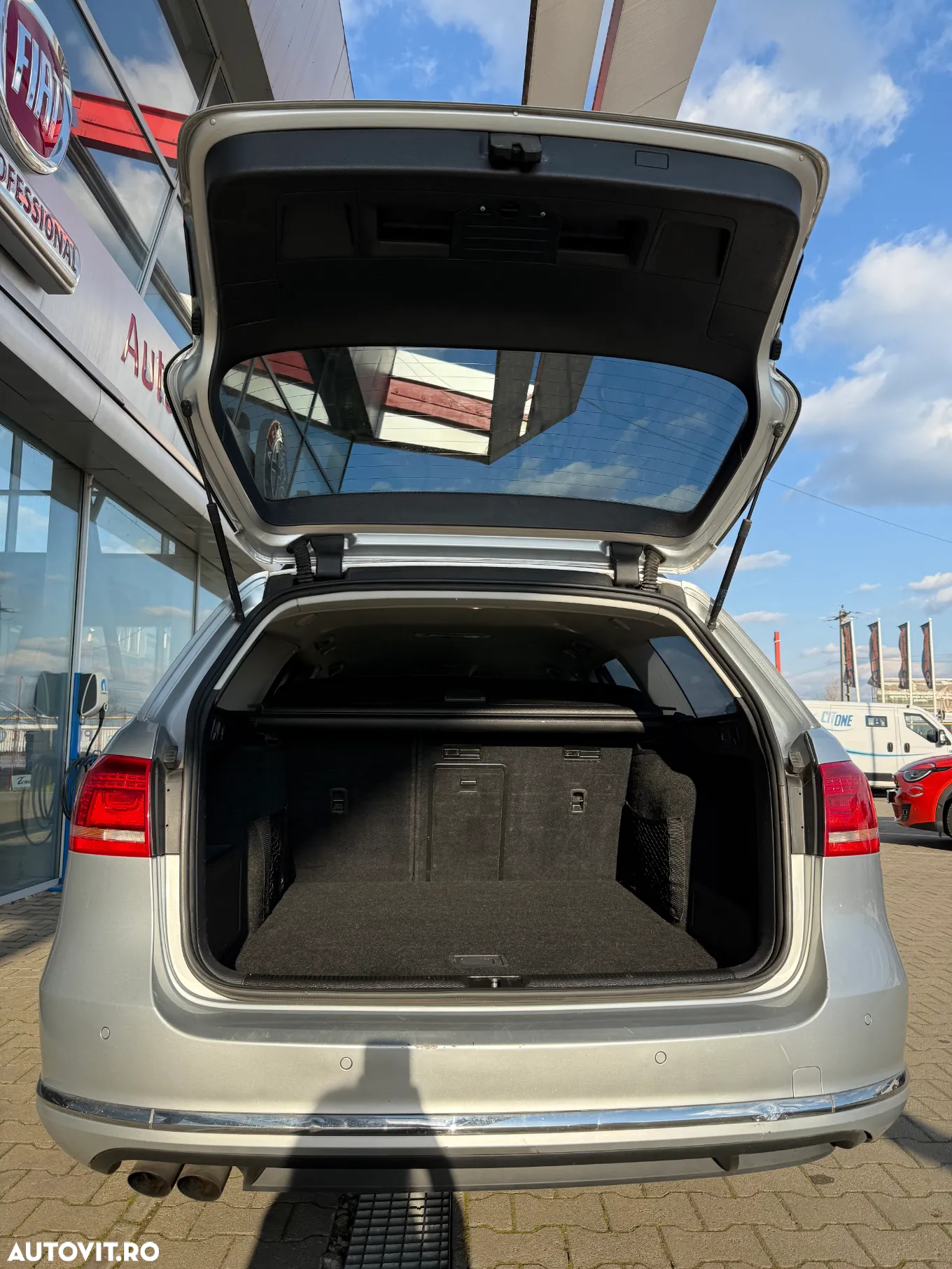 Volkswagen Passat Variant 2.0 TDI BlueMotion Technology Highline - 12