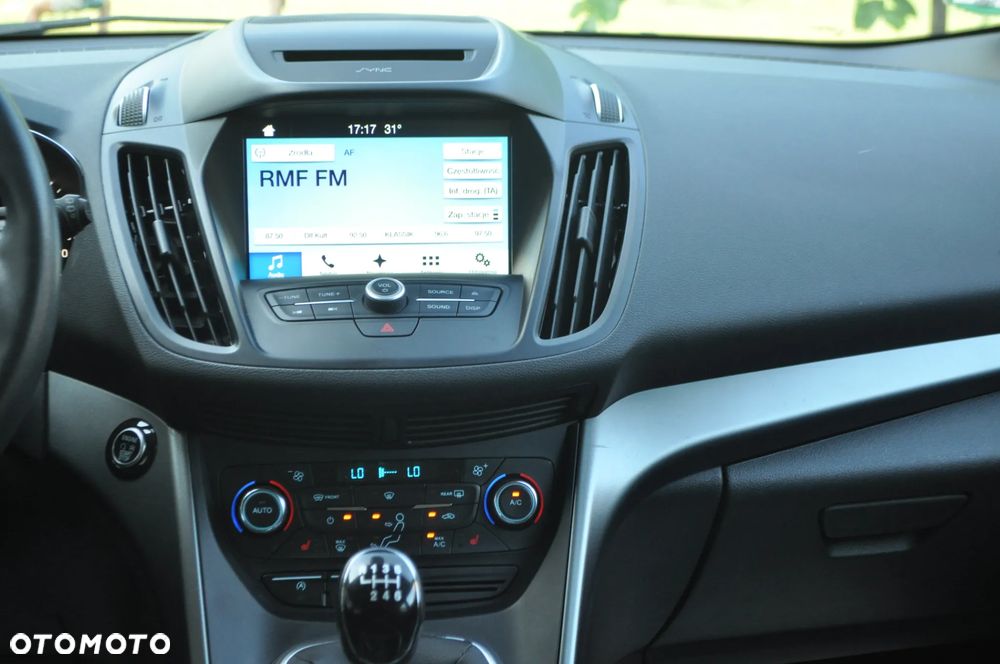 Ford Kuga 1.5 EcoBoost 2x4 Titanium - 26