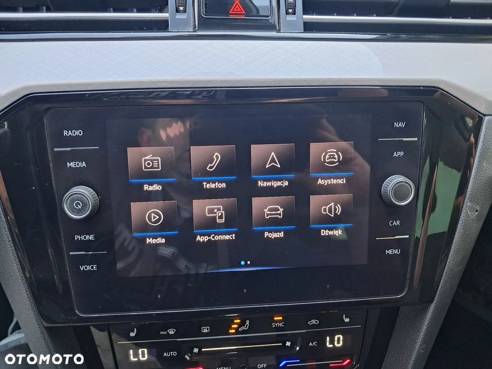 Volkswagen Passat - 20