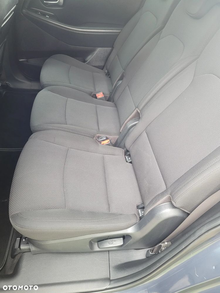 Kia Carens 1.7 CRDi 141 Dream Team Edition - 31