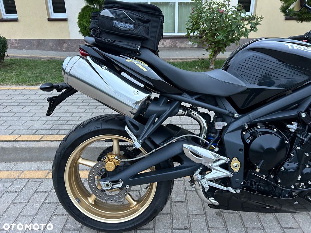 Triumph Street Triple - 15