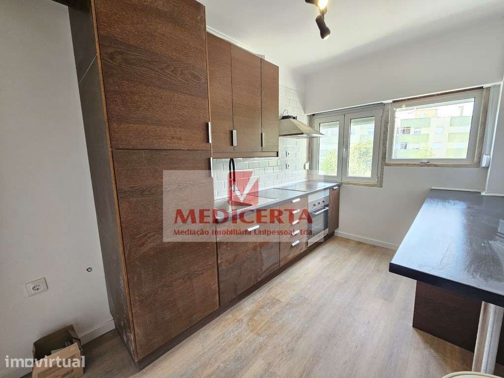 Amadora - Quinta do Borel - T3 Remodelado - Grande imagem: 2/16