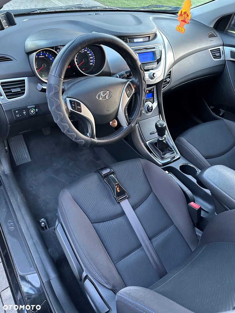Hyundai Elantra 1.6 Comfort - 37