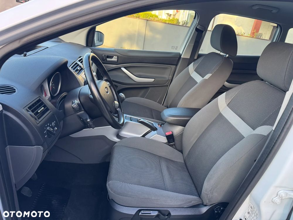 Ford Kuga 2.0 TDCi 4x4 Titanium - 8