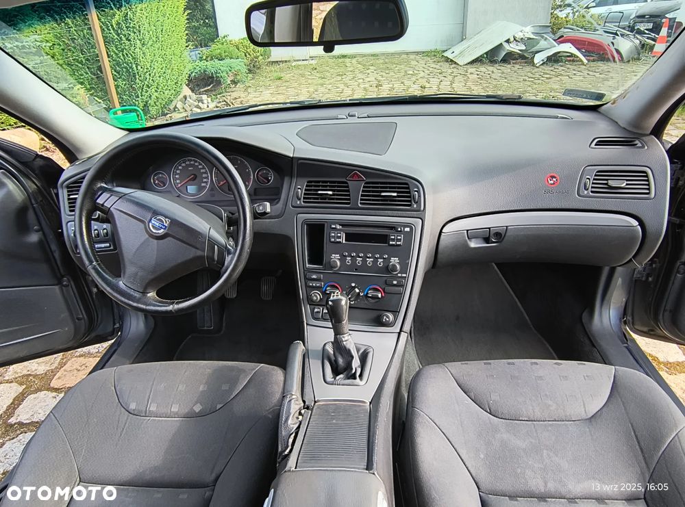 Volvo S60 2.4D Momentum - 5