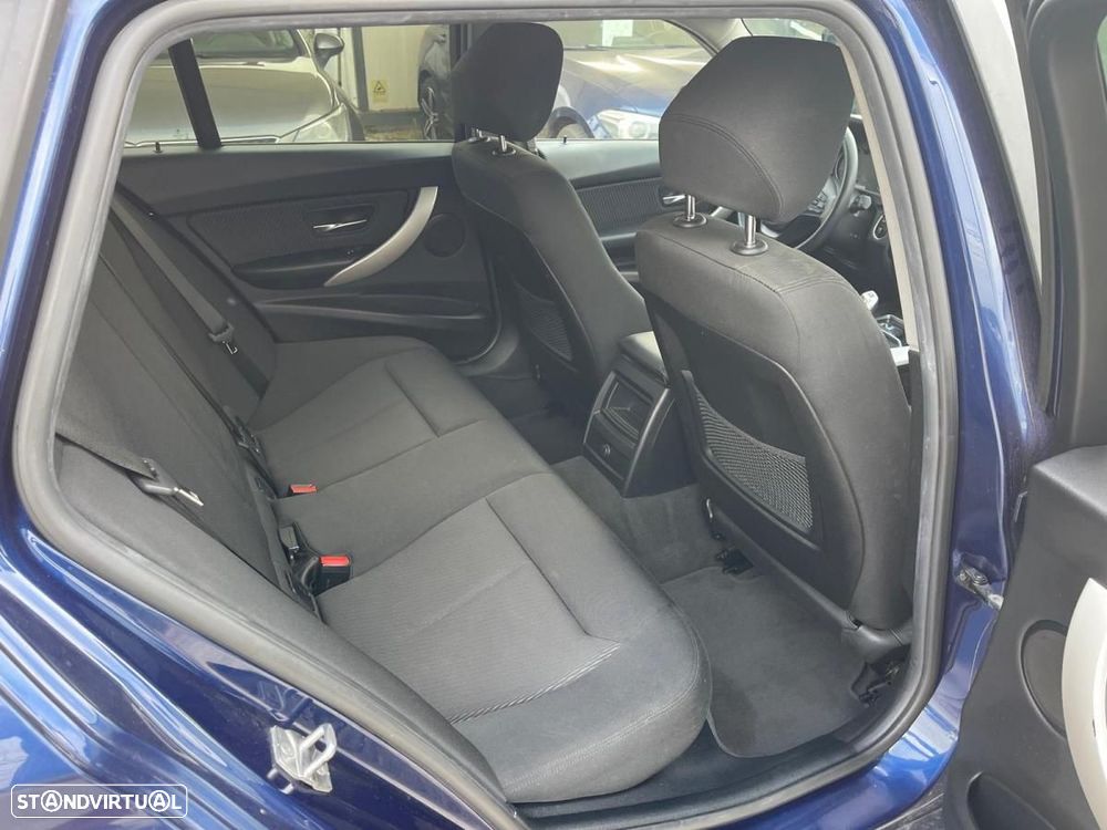 BMW 320 d xDrive Advantage Auto - 21