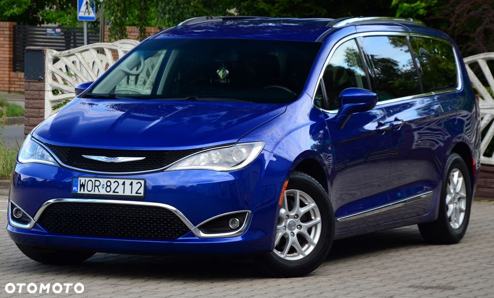 Chrysler Pacifica - 3