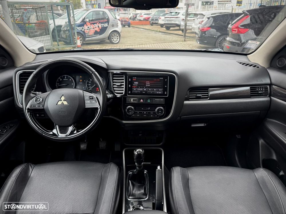 Mitsubishi Outlander 2.2 DI-D Intense - 22
