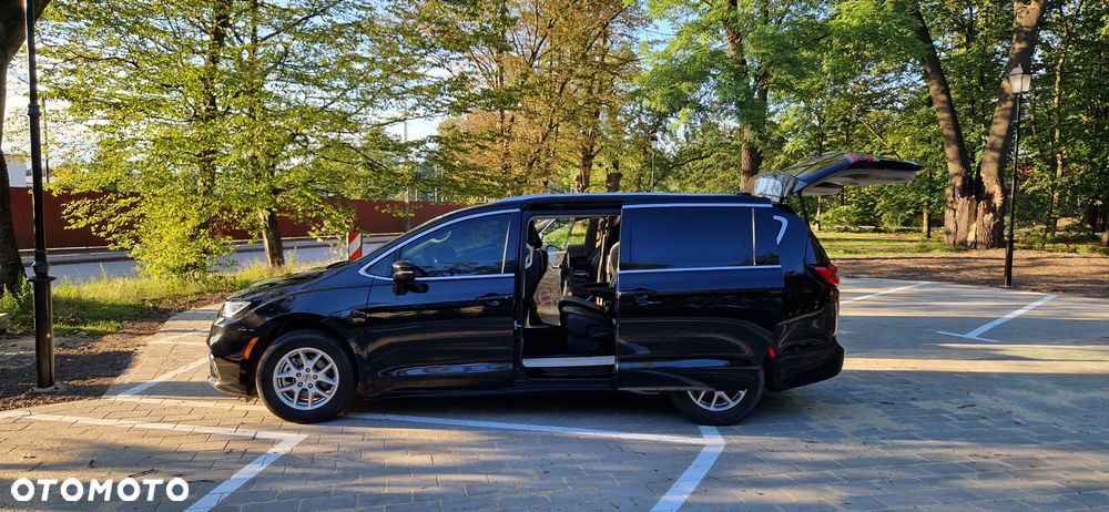 Chrysler Pacifica - 21