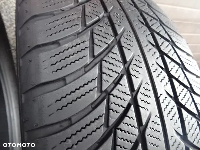 205/60/R17 93H BRIDGESTONE BLIZZAK LM001 - 4