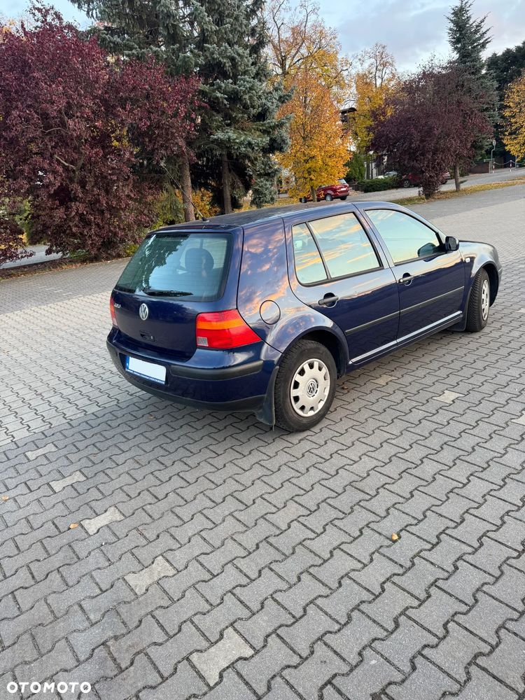 Volkswagen Golf - 4