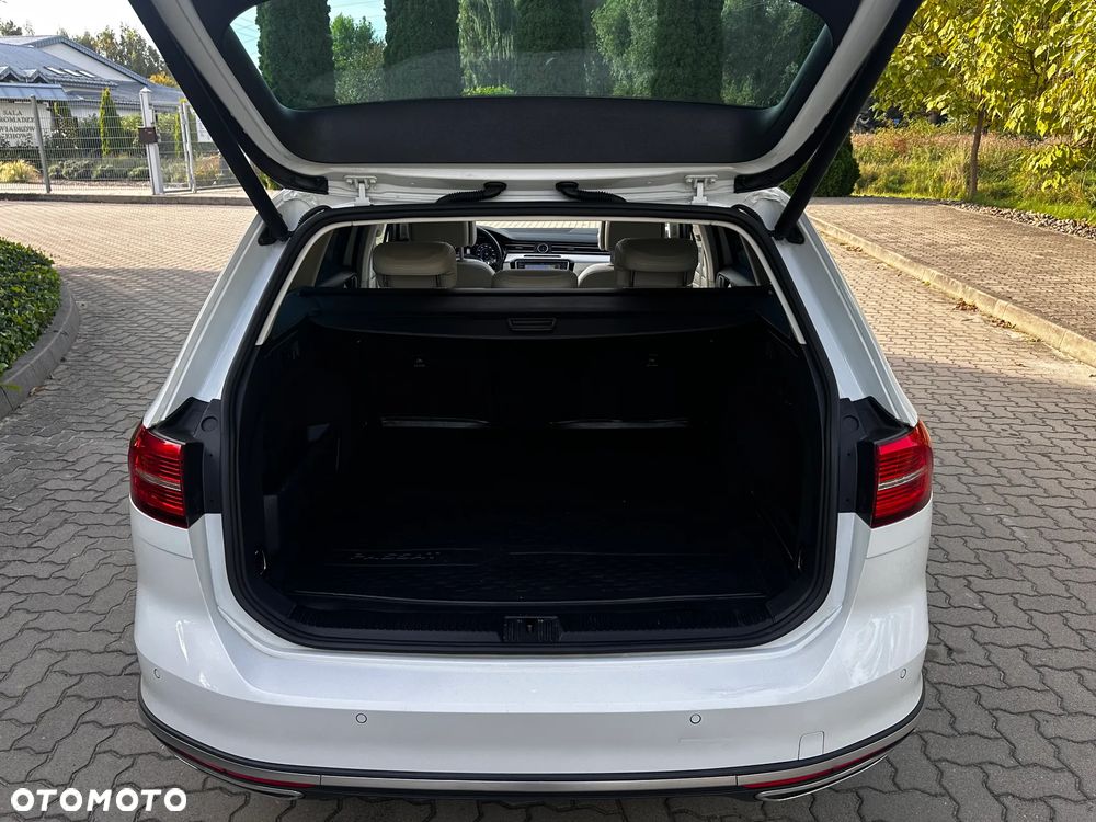 Volkswagen Passat Alltrack 2.0 TDI SCR 4Motion DSG - 33