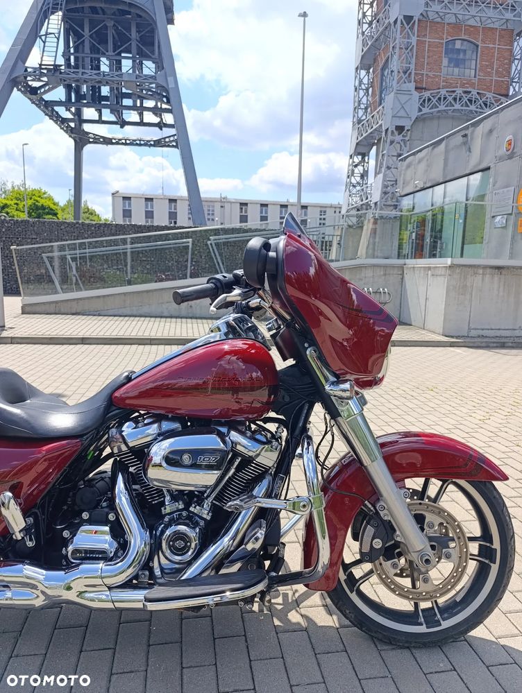 Harley-Davidson Touring Street Glide - 3