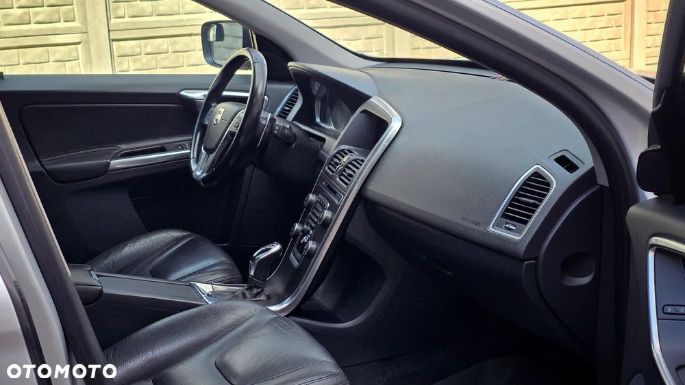 Volvo XC 60 T6 AWD Edition Pro - 17