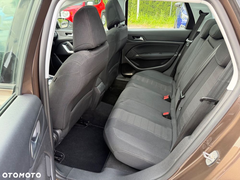 Peugeot 308 BlueHDi 150 EAT6 Stop & Start Business-Line - 26