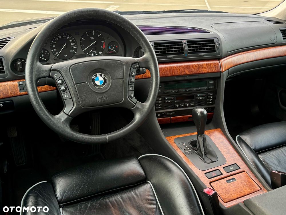 BMW Seria 7 - 13