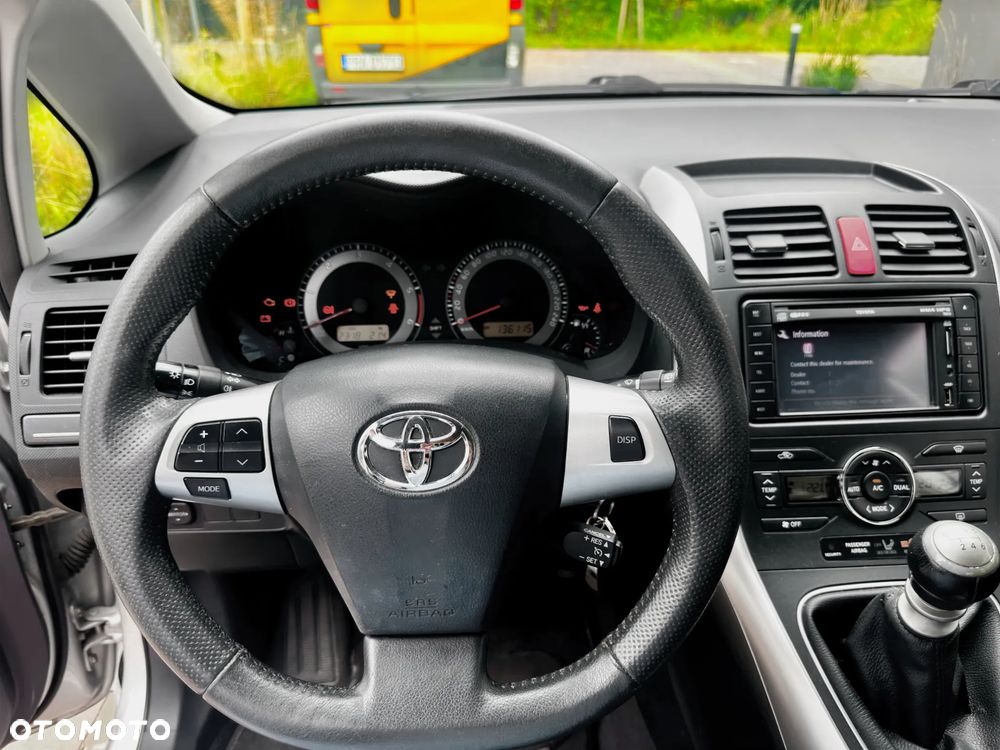 Toyota Auris 2.0 D-4D Luna - 12