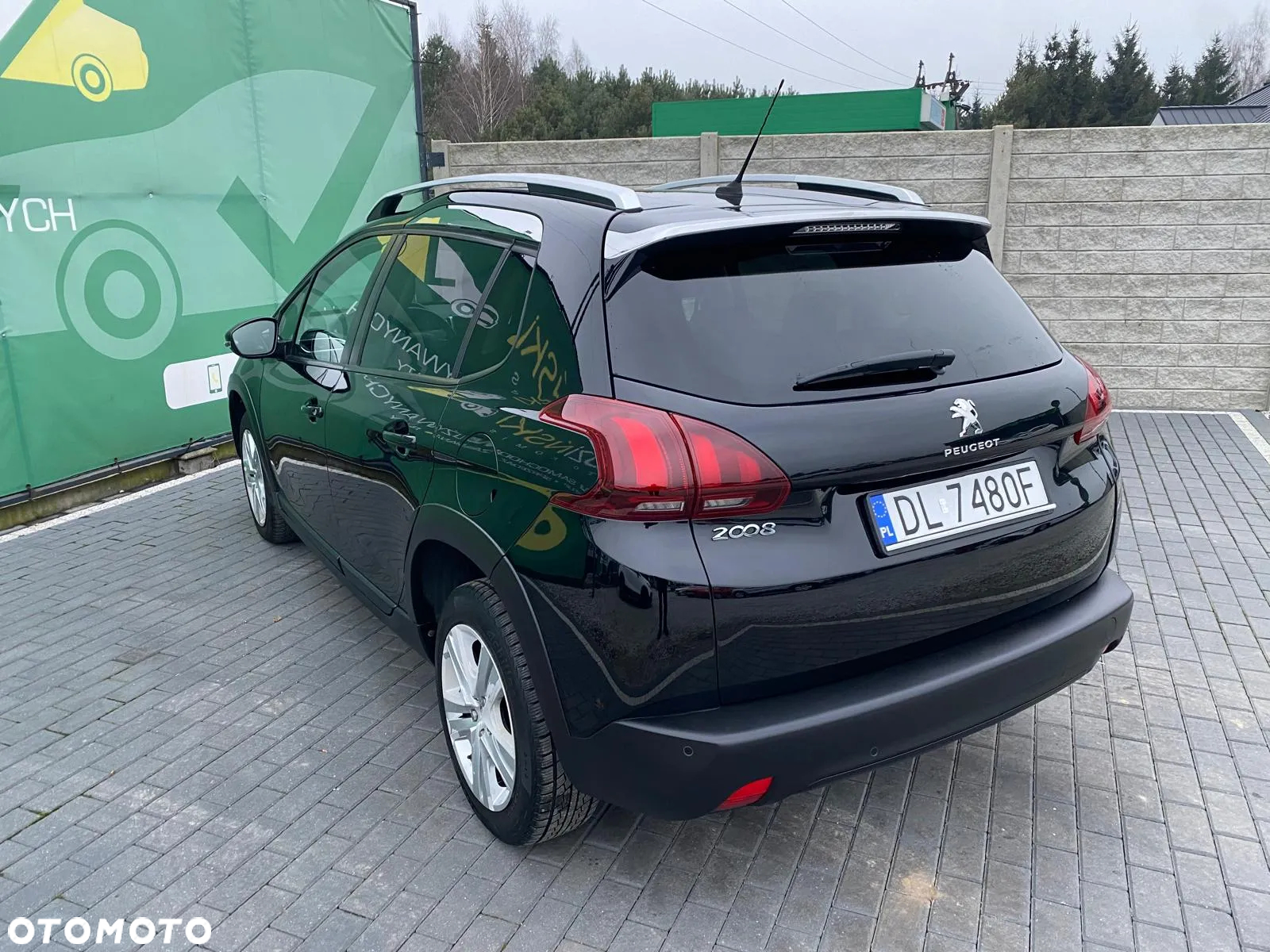 Peugeot 2008 PureTech 110 Stop&Start Business-Line - 4
