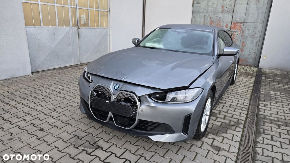 BMW i4 70.3kWh eDrive 35 - 17