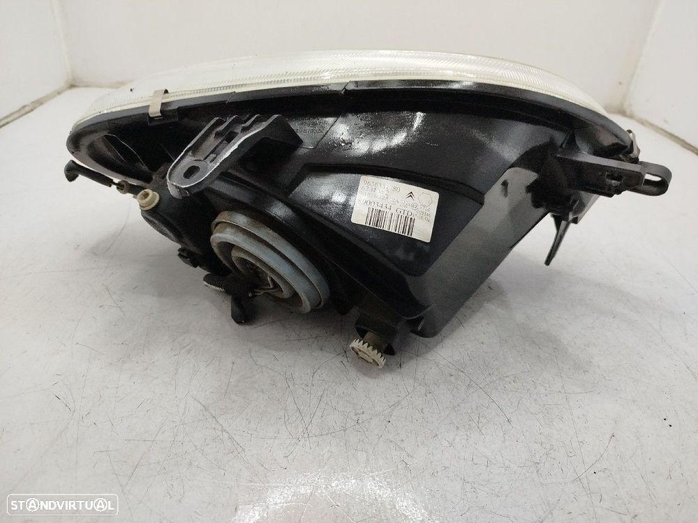 Farol/ Otica Dianteiro Esq Citroën Saxo (S0, S1) - 3