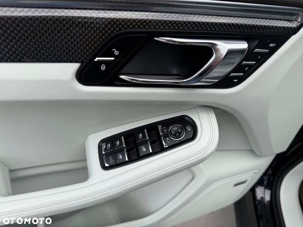 Porsche Macan - 27