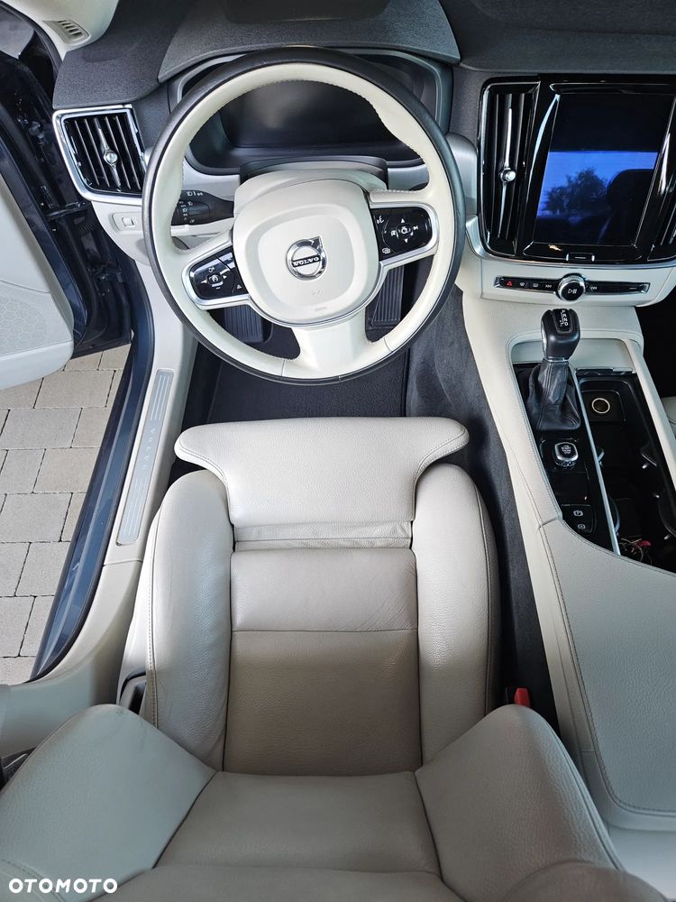 Volvo S90 D3 SCR Momentum Pro - 20