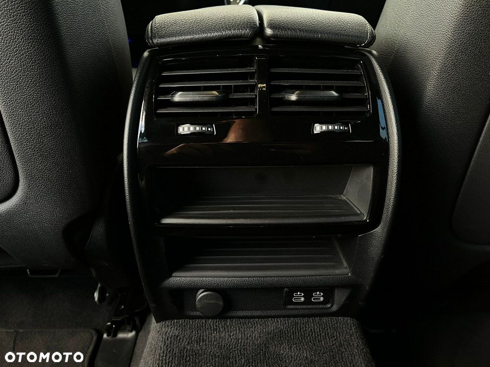 BMW Seria 5 520d xDrive M Sport Edition - 38