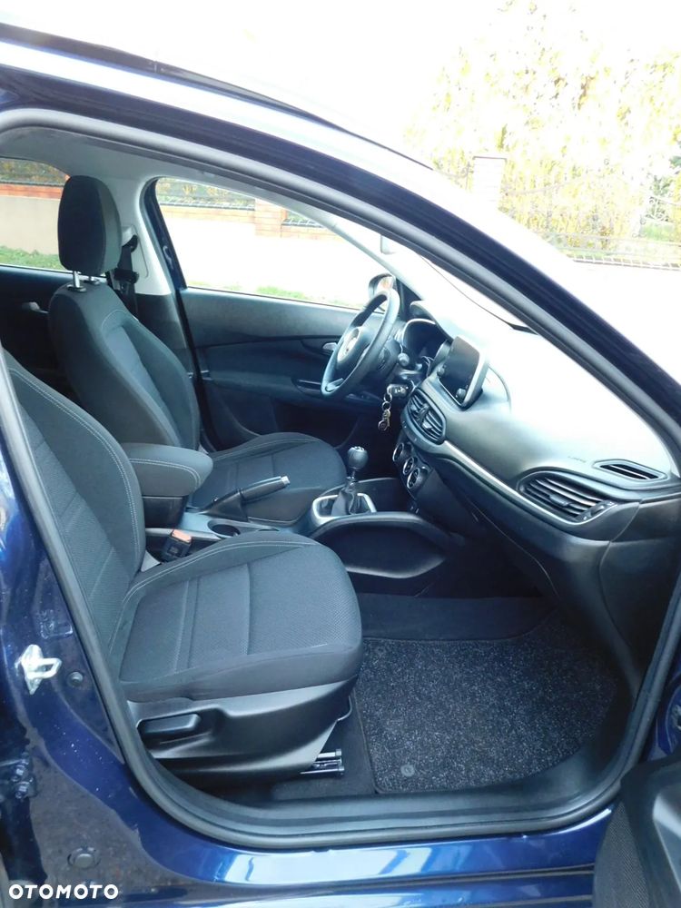 Fiat Tipo 1.4 T-Jet 16v Lounge EU6d - 15