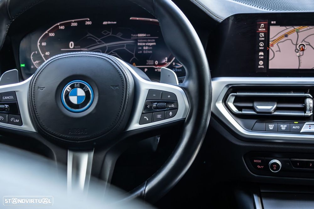 BMW 330 e Pack Desportivo M Pro Auto - 20