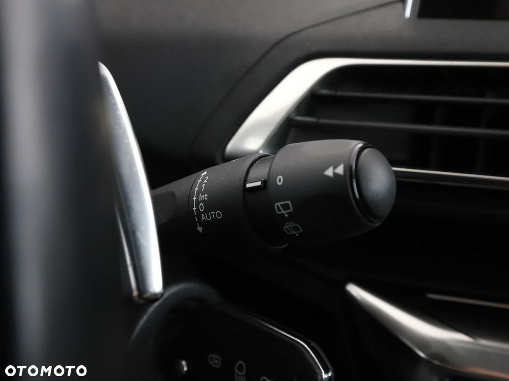Peugeot 3008 1.5 BlueHDi Active S&S EAT8 - 36