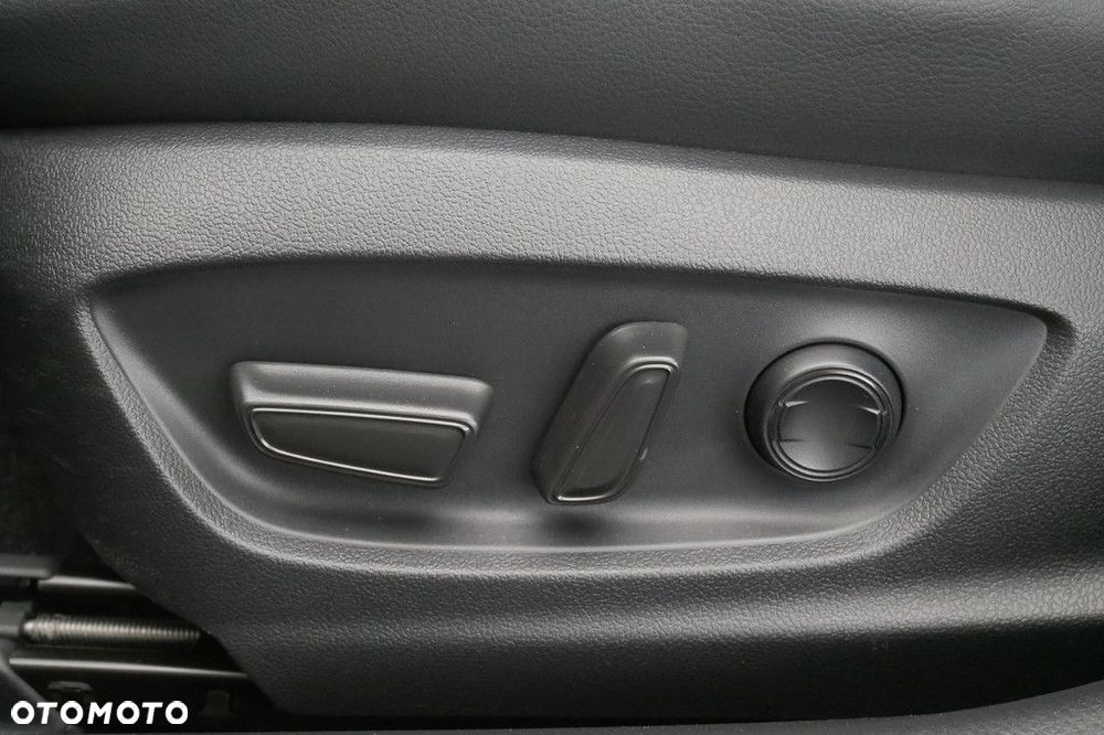 Toyota Camry 2.5 Hybrid Comfort CVT - 28