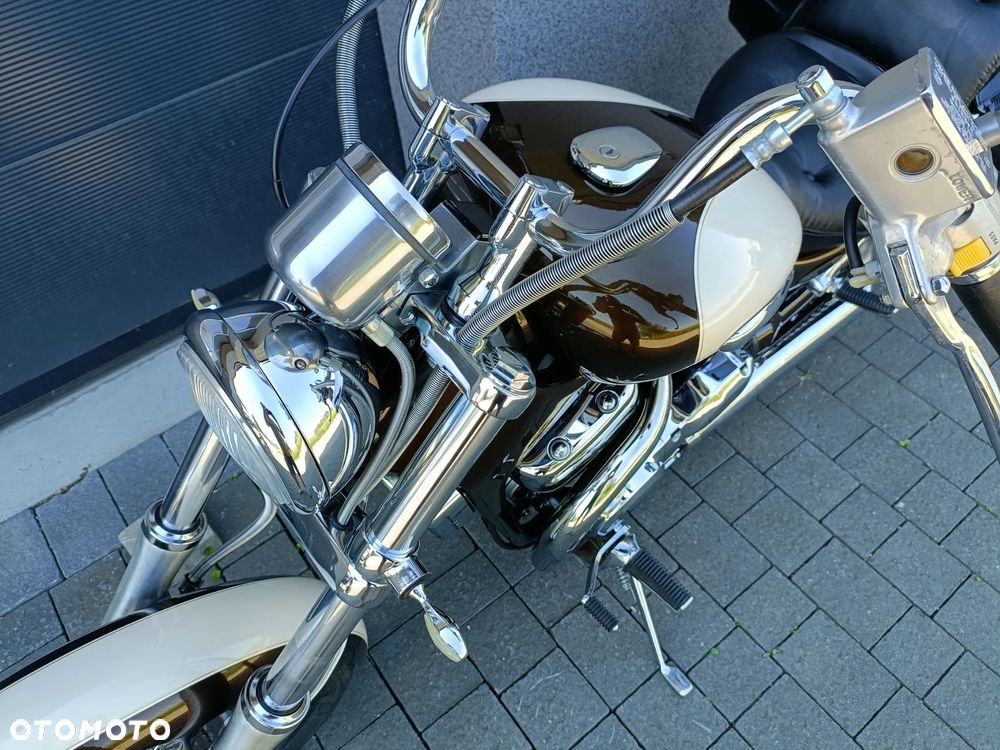Suzuki Intruder - 18