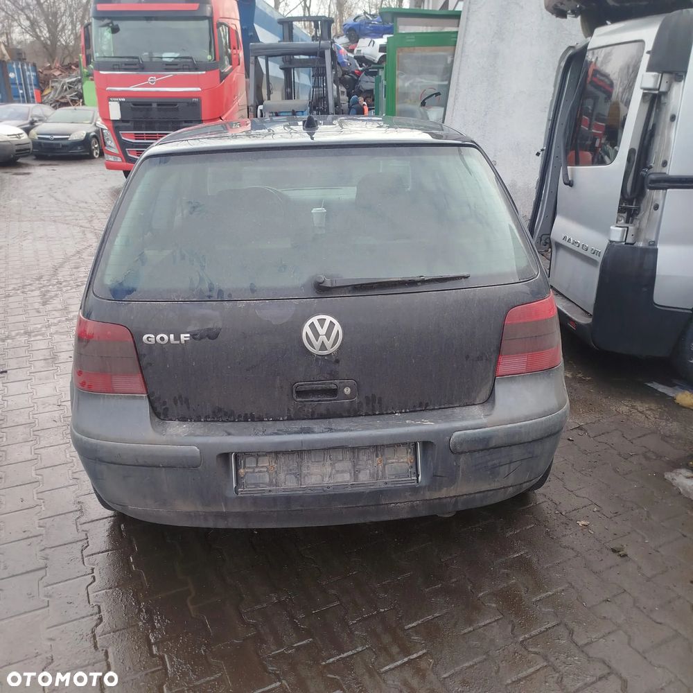 Volkswagen Golf 4 na części . - 9