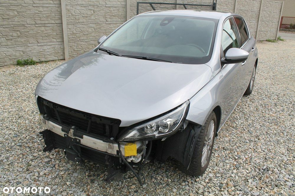 Peugeot 308 - 1