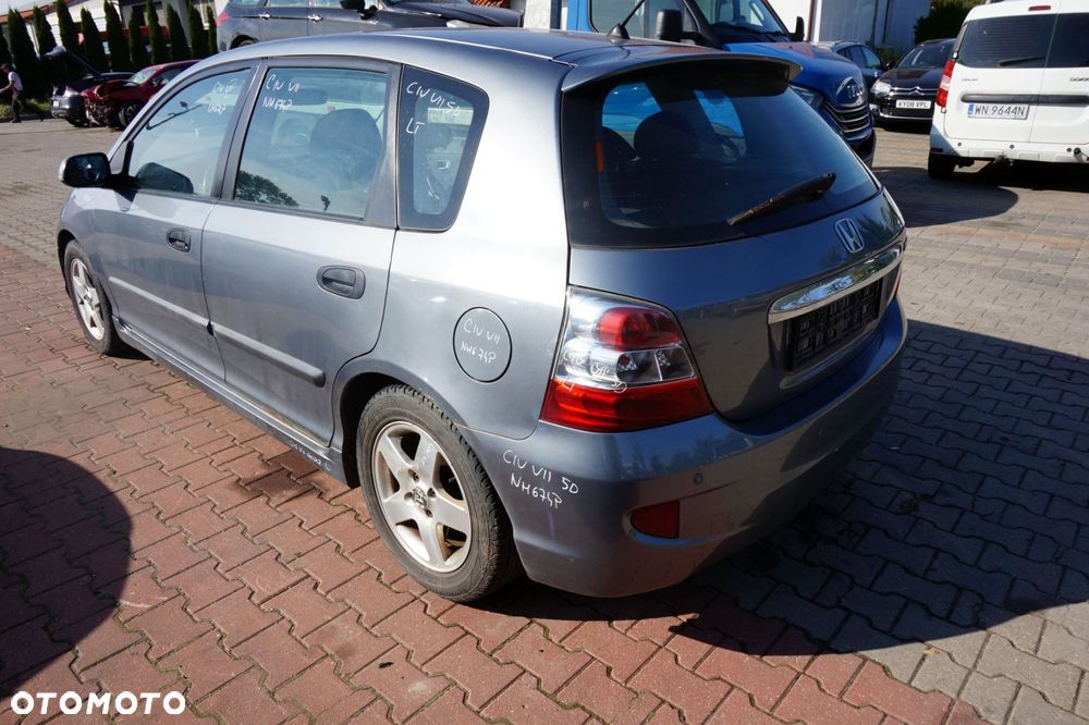 HONDA CIVIC VII LIFT 5D HB 2005 NH674P 1.6 16V D16V1 110KM SZARY COSMIC na części - 3