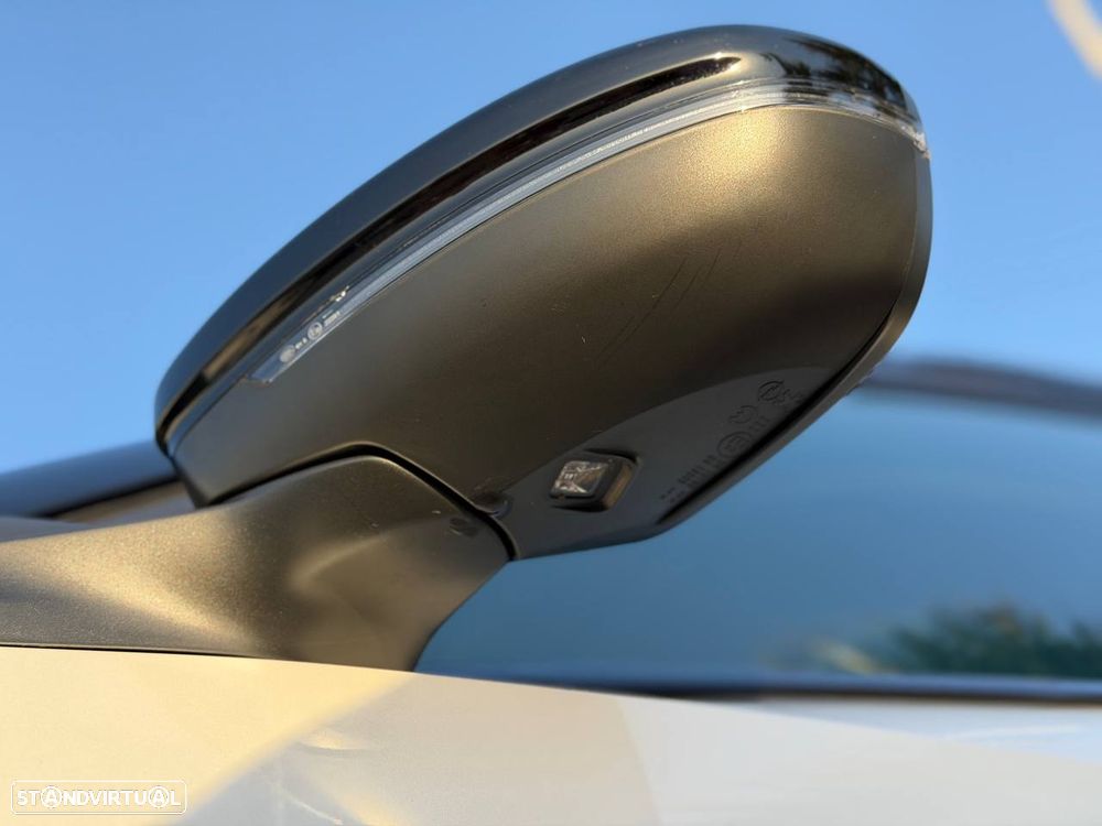 Peugeot 2008 1.2 PureTech GT Line - 8