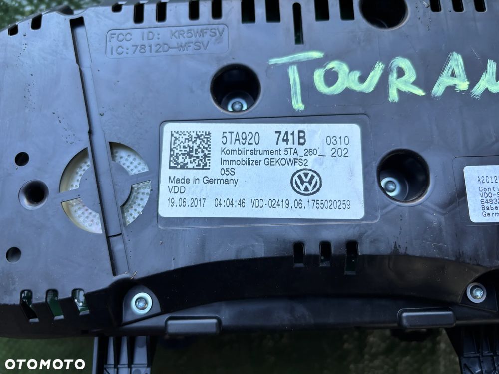 Volkswagen Touran III 5T licznik zegar 5TA920741B - 4