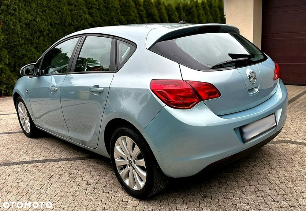Opel Astra - 4