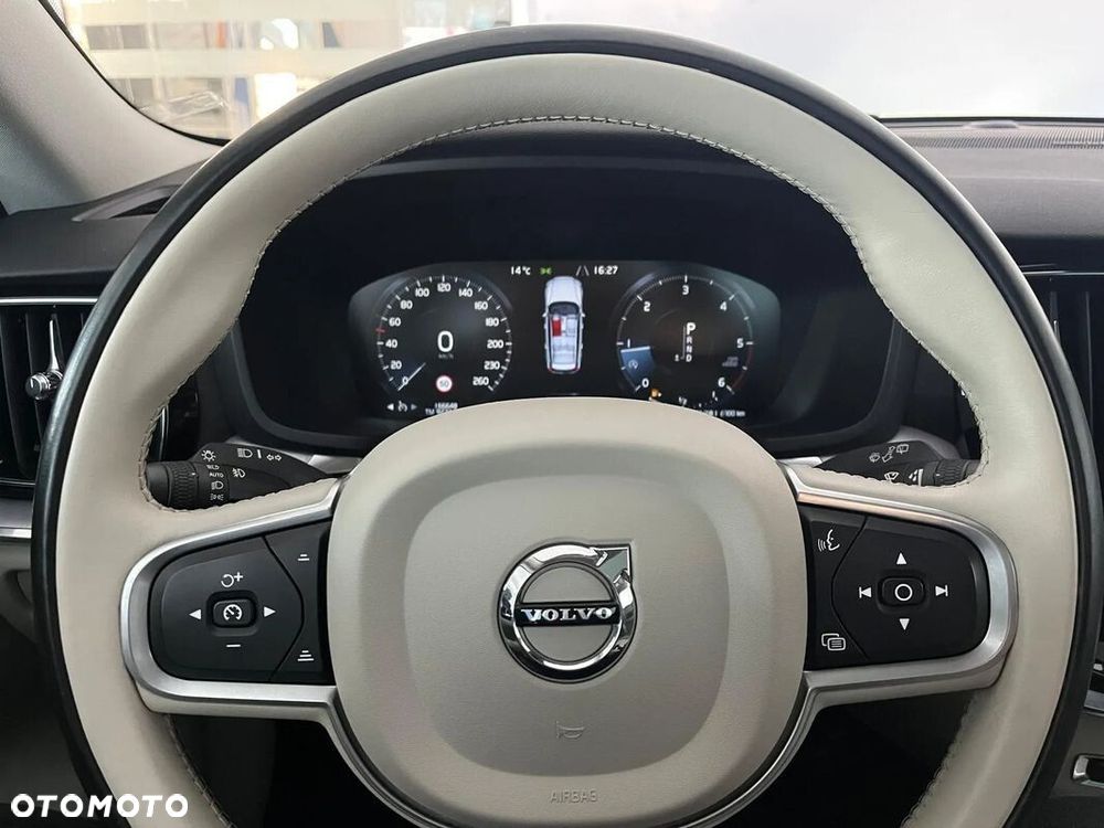 Volvo V60 D4 Drive-E Momentum - 25