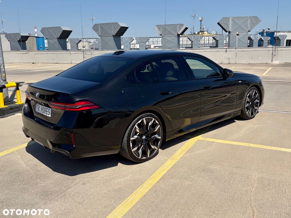 BMW Seria 5 520i mHEV M Sport - 14