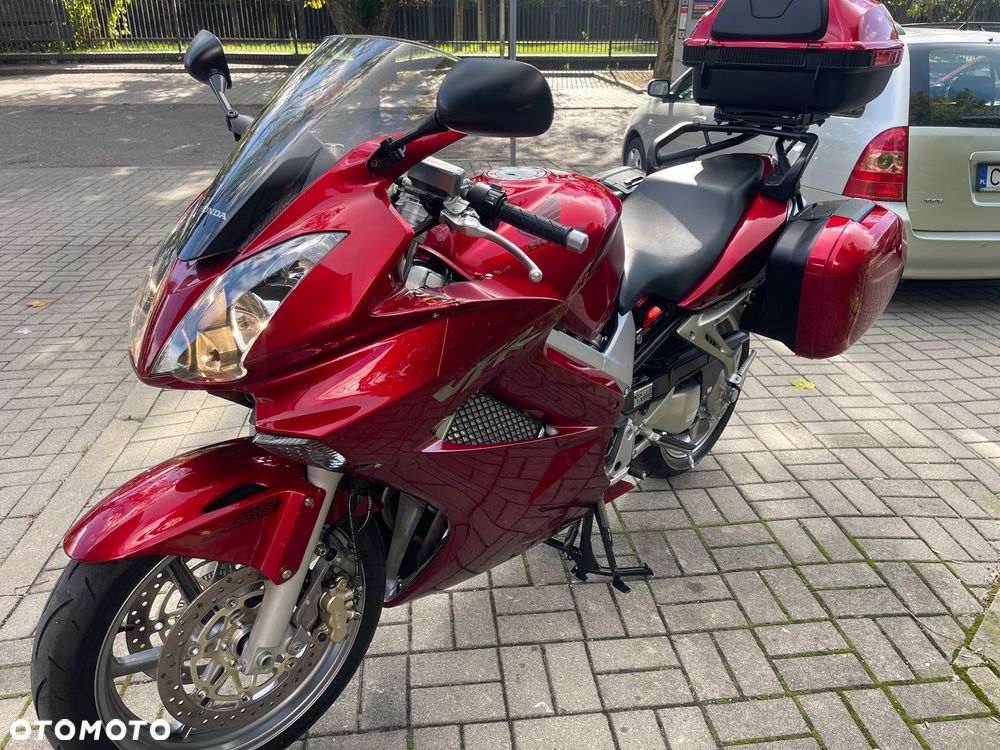 Honda VFR - 2