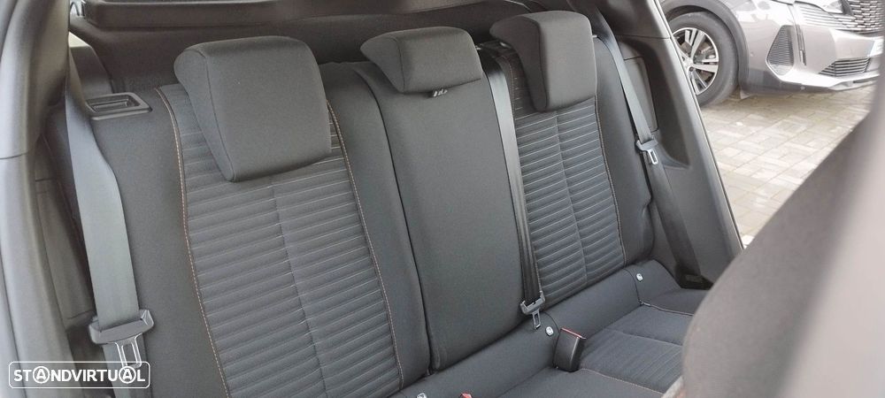 Peugeot e-2008 50 kWh Allure Pack - 27