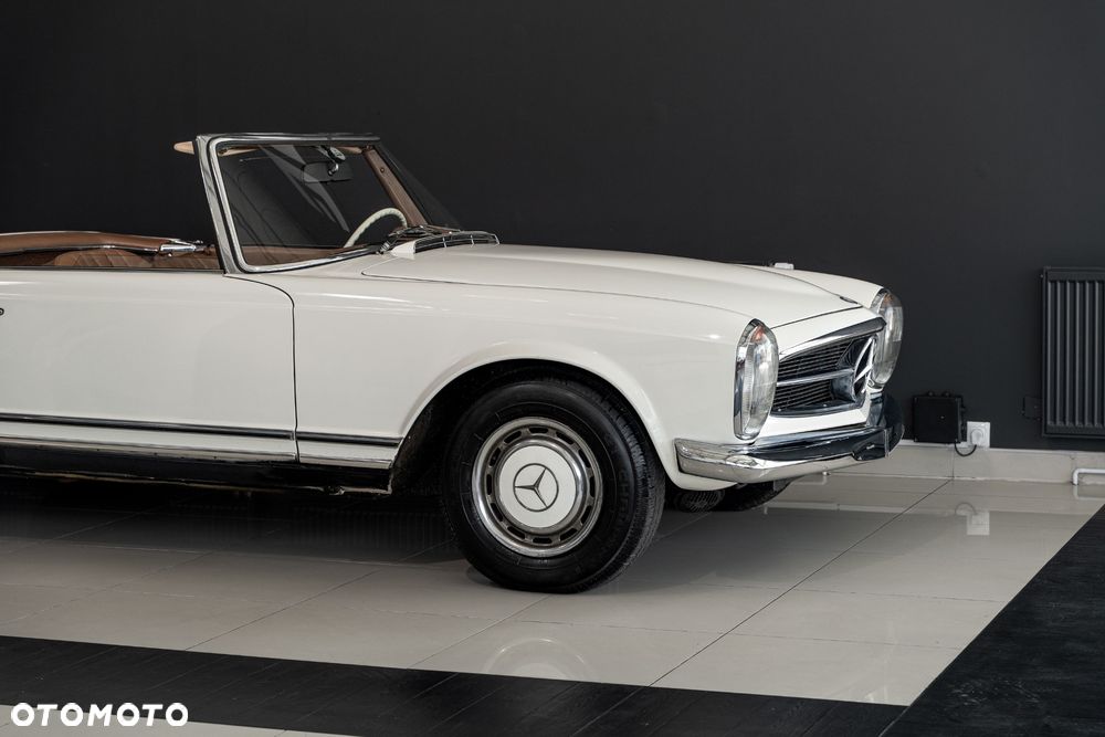 Mercedes-Benz SL - 21