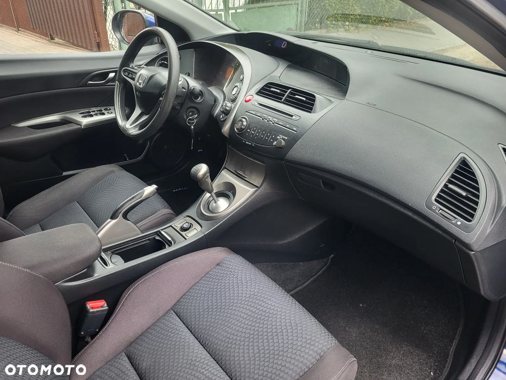 Honda Civic 1.4 i-VTEC - 8