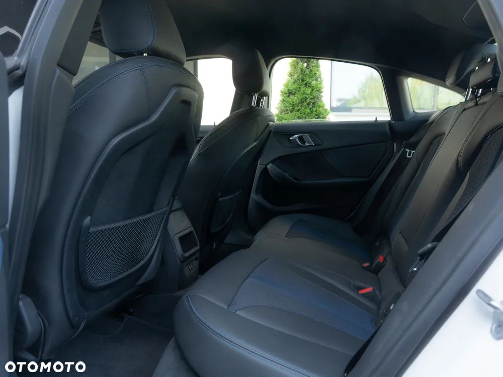 BMW Seria 2 218i M Sport - 10