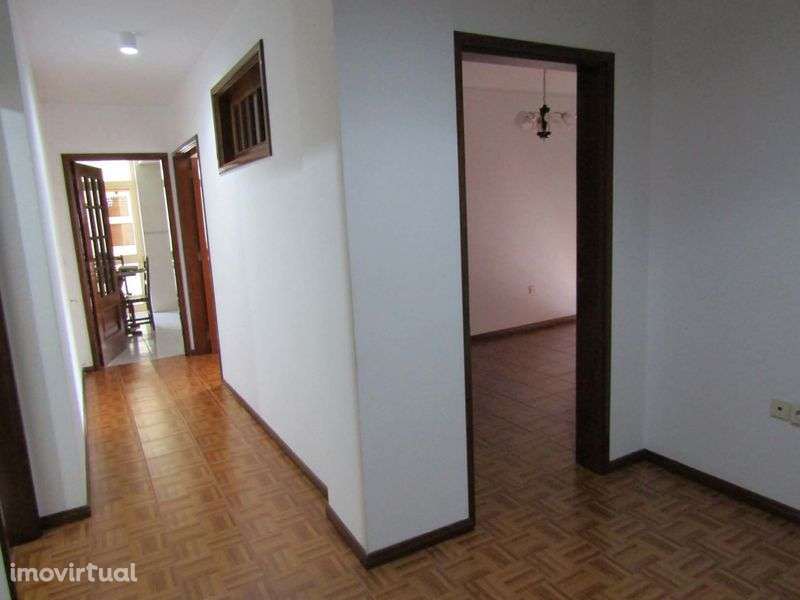 Apartamento T3  para arrendar no centro da Lixa - Grande imagem: 3/5
