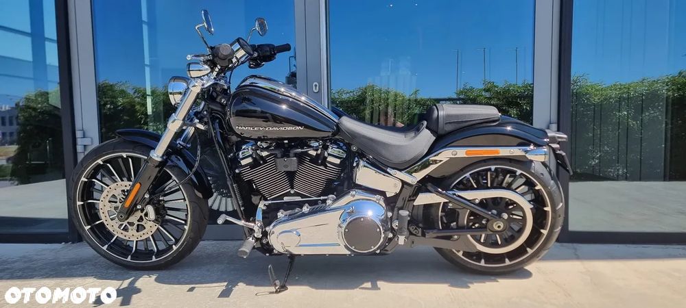 Harley-Davidson Softail Breakout - 8