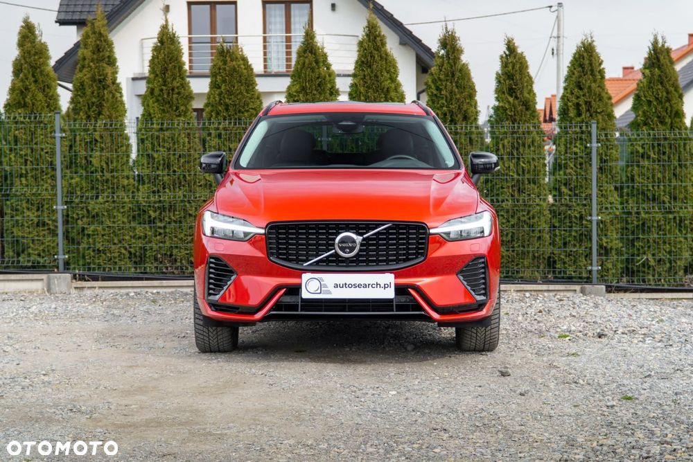 Volvo XC 60 T6 Plug-In Hybrid AWD Plus Dark - 2