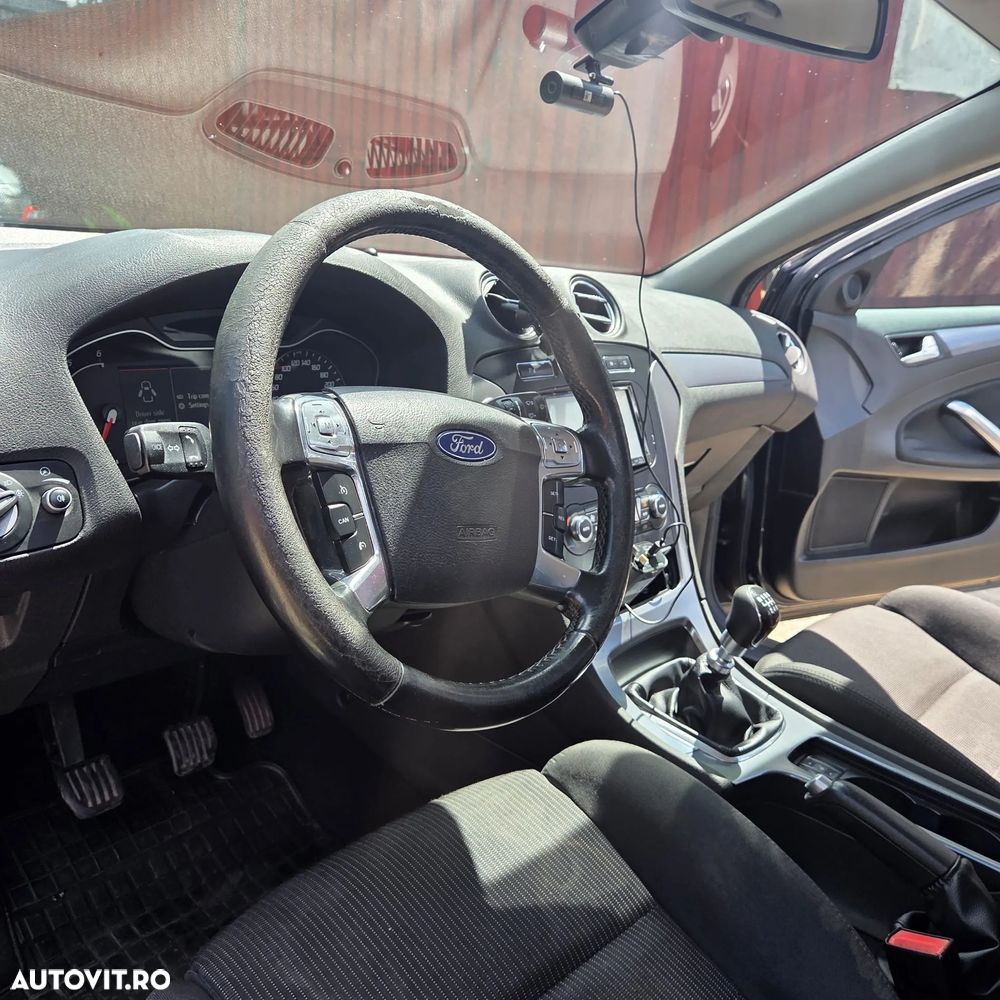 Ford Mondeo 2.0 TDCi Titanium - 21